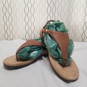 8.5 Sandal Vionic Kirra Leather Orthopedic Comfort Thong Slingbacks EUC